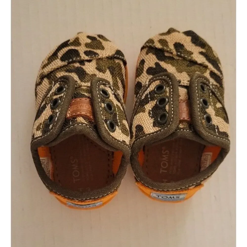 TOMS camouflage baby slip‎ on shoesT3